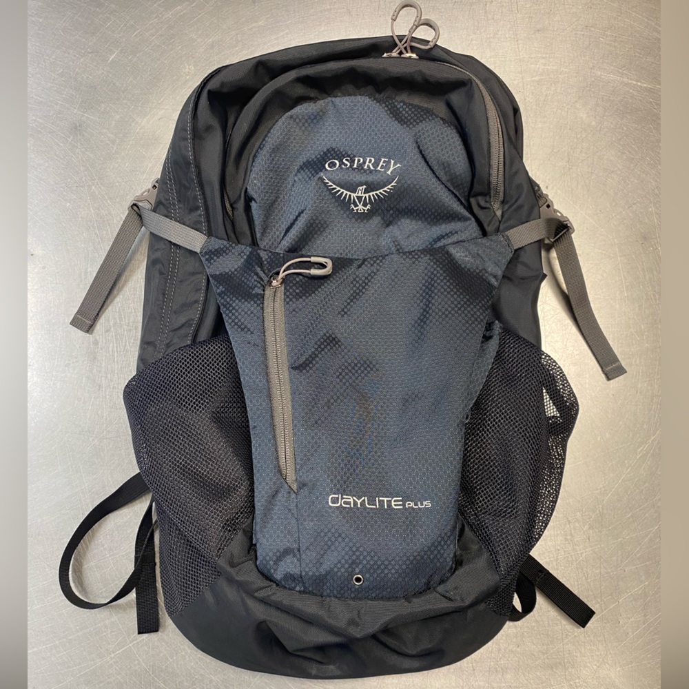 OSPREY Daylite Plus Backpack in Black and Gray
